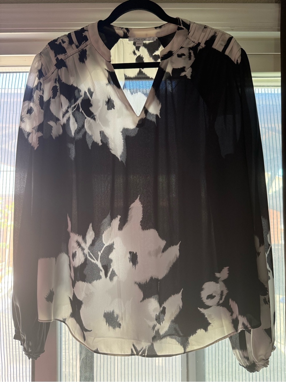 Chico's Black and White PLEATED Florence Mirage Blouse NWT Large